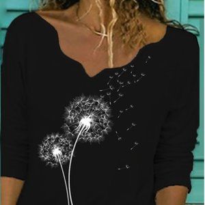 Dandelion print top with fancy V neckline, size L